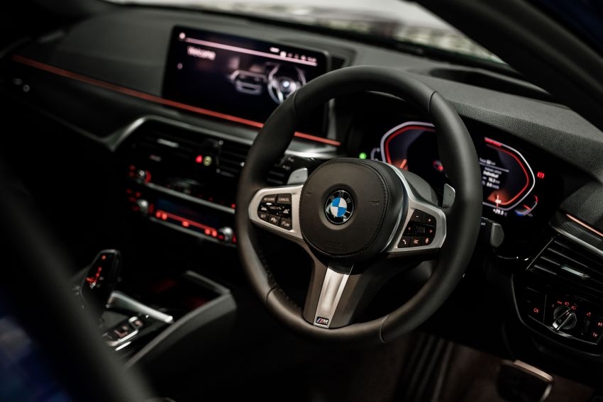 BMW 5 Series 2021 ra mắt với giá chỉ từ 1,8 tỷ đồng
