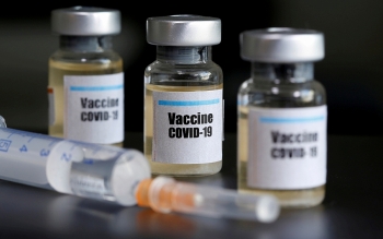 vaccine covid 19 cua my se den viet nam qua hai con duong