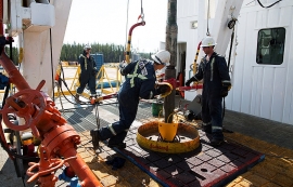 Giá xăng dầu hôm nay 7/7: OPEC có động thái mới, giá dầu lững thững tăng
