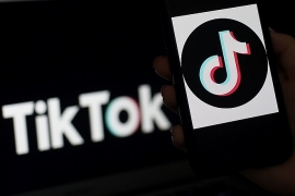 tiktok sap chuyen tru so sang anh