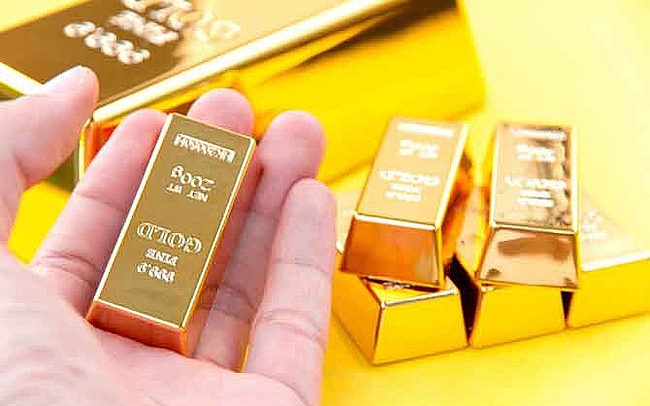 gia vang hom nay 128 the gioi sap mat moc 1900 usd vang trong nuoc chenh 3 trieu dong mua ban