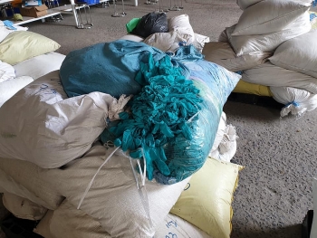 binh duong phat hien 2 trieu gang tay y te tai che khong ro nguon goc