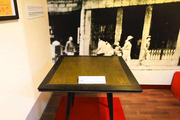 Chùm ảnh: Trưng bày chuyên đề “Ngày Độc lập 2/9” Tái hiện mùa thu năm 1945 qua những hiện vật hiếm thấy tại triển lãm “Ngày Độc lập 2/9”