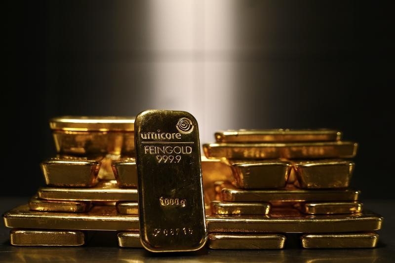 Giá vàng bất ngờ đi xuống, trong nước cao hơn thế giới 3 triệu đồng