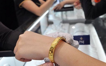 gia vang hom nay 1492020 vang giam nhe dau tuan