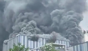 Cháy nhà máy Huawei Trung Quốc khiến 3 người thiệt mạng