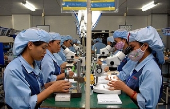 oxford economics kinh te viet nam se tang truong duong trong nam 2020