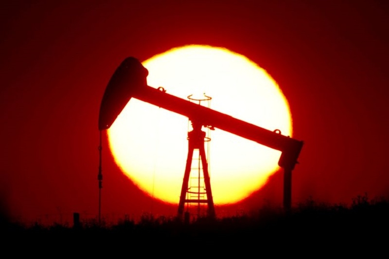 Giá xăng dầu hôm nay (15/12): Dầu Brent tiếp tục tăng cao