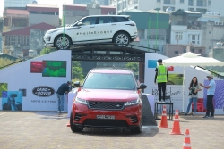 Loạt xe Jaguar Land Rover phiên bản mới xuất hiện tại đại lý