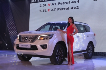 gia xe o to nissan moi nhat thang 42020 van duy tri uu dai