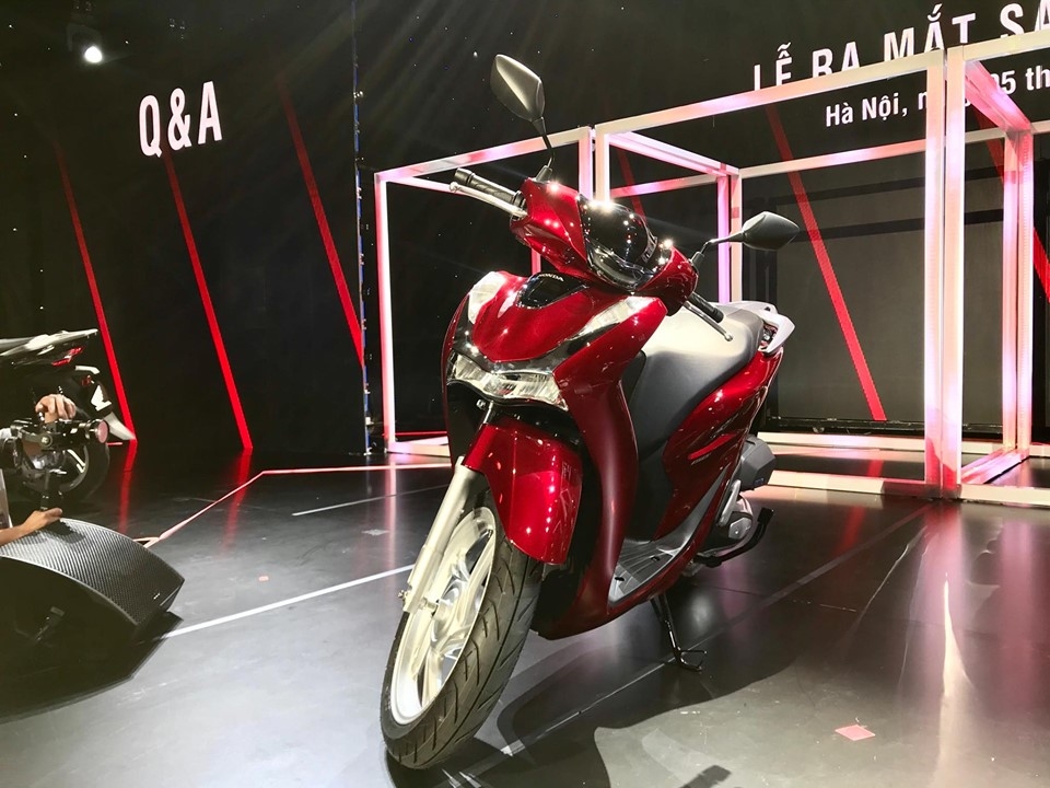 Giá xe máy Honda mới nhất tháng 12/2019: SH 2020 bắt đầu ra đại lý | Thời  Đại
