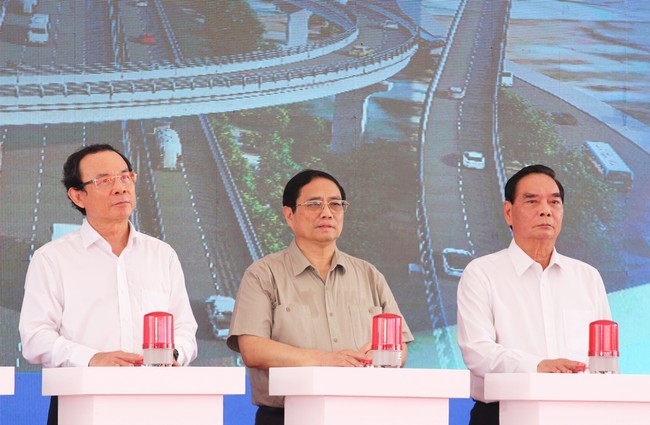 Thủ tướng Phạm Minh Chính phát lệnh khởi công đường Vành đai 4 vùng Thủ đô  ảnh 1