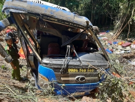 Tin mới vụ tai nạn xe khách lao xuống vực ở Kon Tum: Phụ xe dương tính với ma túy