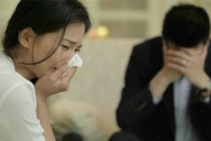 Chồng lao động nước ngoài gửi tiền về cho mẹ, mặc vợ trẻ còng lưng trả nợ