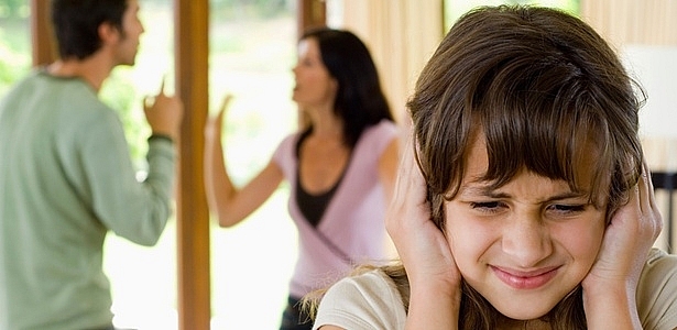 Hơn 4 năm ly hôn, chồng cũ quay về đảo lộn cuộc sống của mẹ con tôi