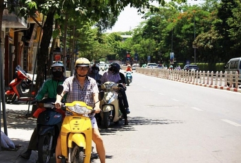 ban tin du bao thoi tiet 268 trung bo tiep tuc mot ngay nang nong 37 do
