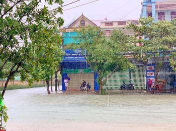 Thời tiết đêm 18 ngày 19/10: Cảnh báo lũ quét, sạt lở đất và ngập úng ở các tỉnh Trung Bộ