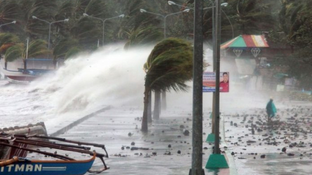 Diễn biến mới bão số 9: Cách đất liền Phú Yên 390km, gió giật cấp 17