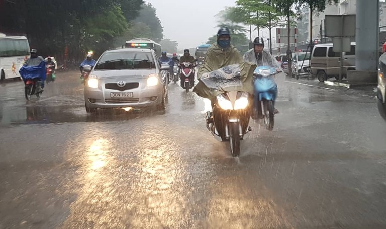 Thời tiết đêm 8 ngày 9/11:  Ảnh hưởng bão, Đà Nẵng đến Bình Thuận mưa lớn
