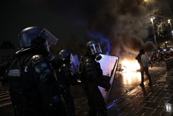 Pháp: Hơn 22 người bị bắt trong cuộc biểu tình bạo loạn phản đối luật an ninh mới