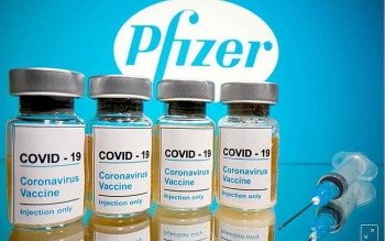 Ủy ban cố vấn của Cục Quản lý Dược phẩm Mỹ thông qua khuyến nghị cấp phép sử dụng khẩn cấp vắc xin của Pfizer và BioNTech