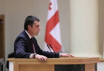 quoc hoi gruzia thong qua noi cac moi