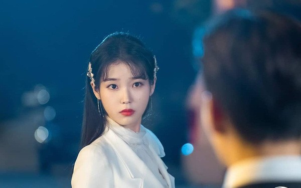 Tử vi hôm nay 2/1: Tuổi nào đón tình yêu một cách bất ngờ nhất?