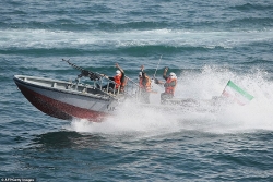 Iran lại bắt tàu nước ngoài, giam giữ 12 thuỷ thủ Philippines