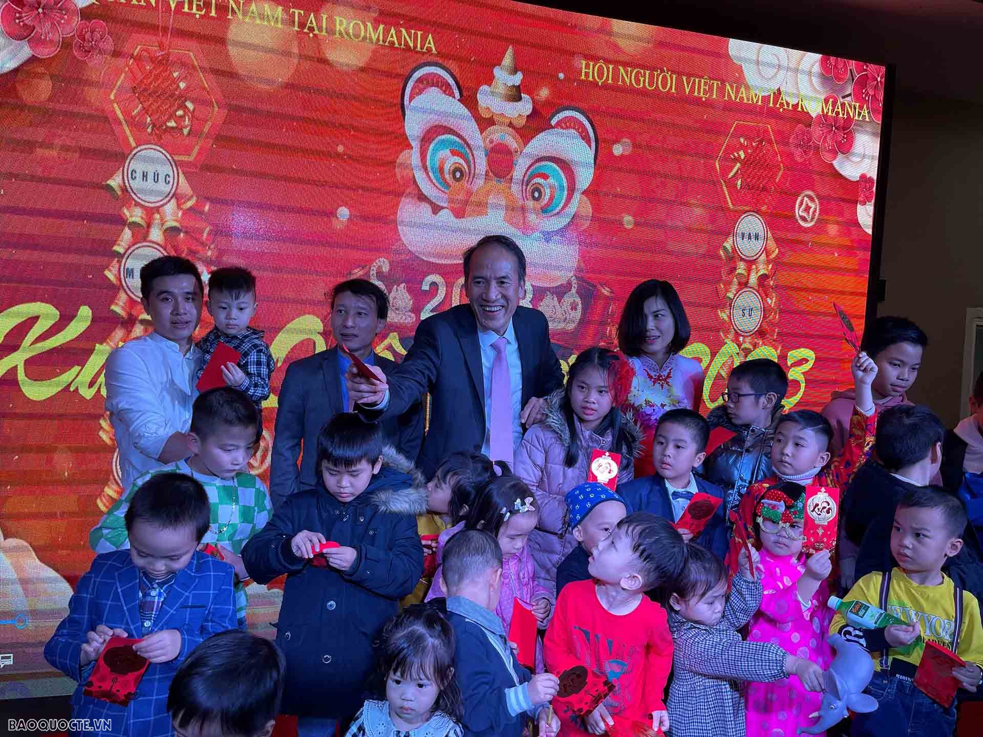Cộng đồng người Việt Nam tại Romania đón Xuân Quê hương