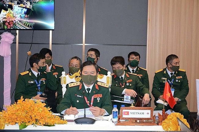 Phái đoàn quân sự cấp cao Việt Nam dự Hội nghị (Ảnh: TTXVN)