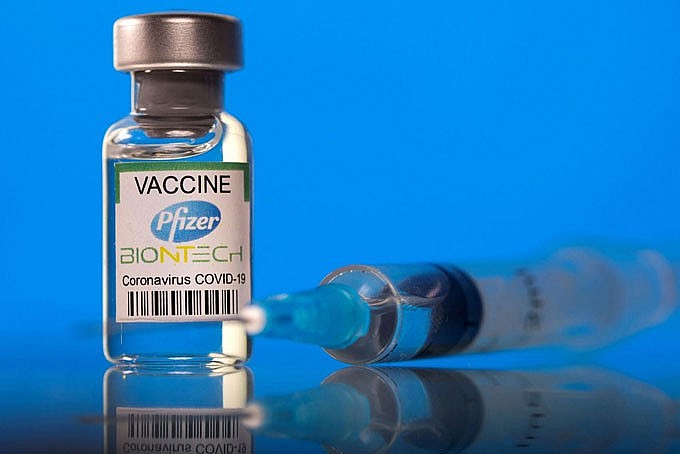 Vaccine ngừa COVID-19 của Pfizer/BioNtech. Ảnh: Reuters