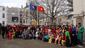 Người Việt tại Hà Lan tôn vinh đóng góp của phụ nữ cho gia đình và xã hội