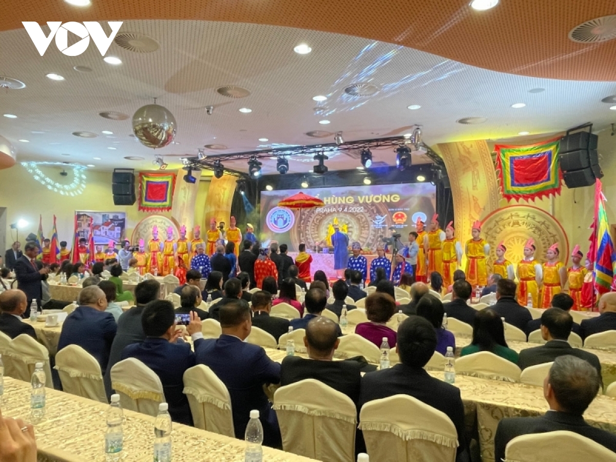 Việt kiều tại Séc long trọng tổ chức Lễ hội Giỗ tổ Hùng Vương 2022