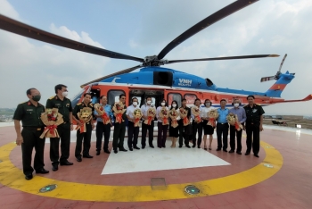 Khai thác tour du lịch "Ngắm TP Hồ Chí Minh từ trên cao" bằng máy bay trực thăng vào dịp 30/4-1/5