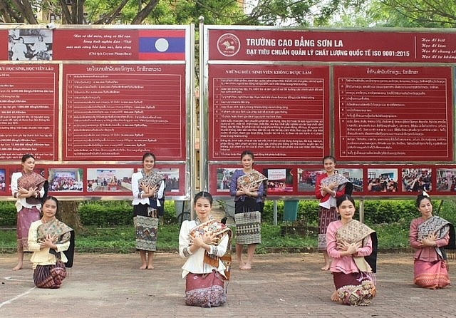 Tăng cường hợp tác đào tạo nguồn nhân lực cho các tỉnh Bắc Lào