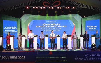 Hơn 10.000 mặt hàng lưu niệm tiêu biểu được giới thiệu nhằm hưởng ứng SEA Games 31