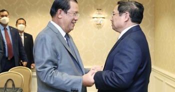 Thủ tướng Phạm Minh Chính gặp Thủ tướng Campuchia Hun Sen