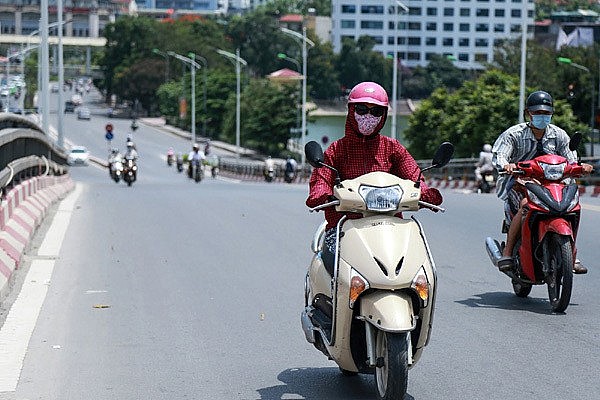 Ngày 26/5, Hà Nội ngày nắng nóng, nhiệt độ cao nhất 36 độ C. Ảnh: Vietnamnet