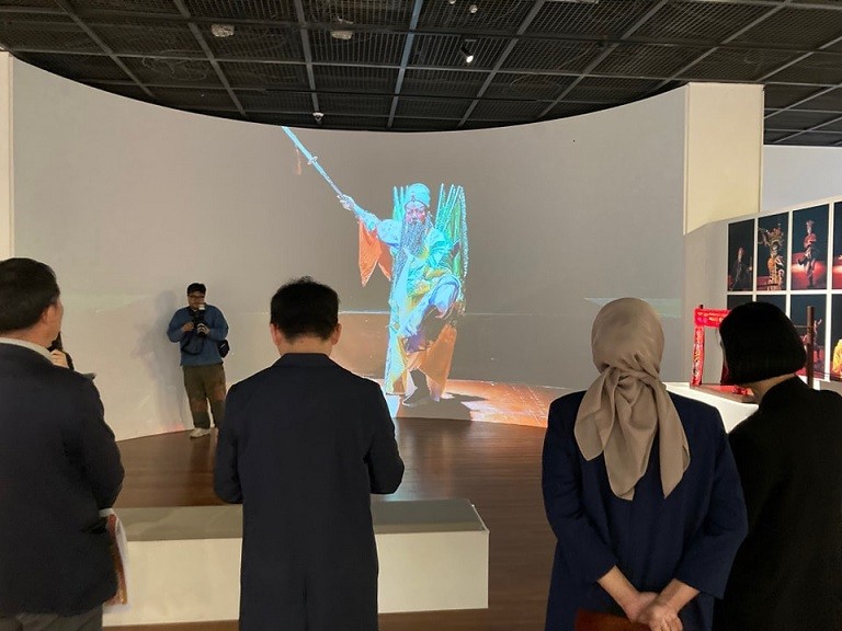 Nghệ thuật Hát Bội Việt Nam đang được triển lãm tại Hàn Quốc