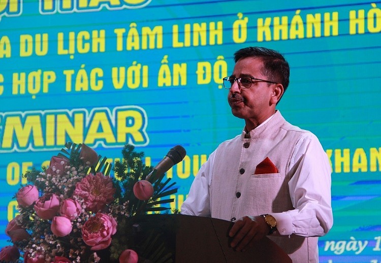 Ông Pranay Verma, Đại sứ Ấn Độ tại Việt Nam phát biểu tại hội thảo. Ảnh: TTXVN