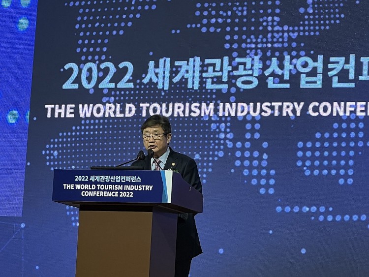 Bộ trưởng Bộ Văn hóa, Thể thao và Du lịch Hàn Quốc  Park Bo Gyoon phát biểu khai mạc Hội nghị Ngành Du lịch Thế giới 2022. Ảnh: Tổng Cục du lịch