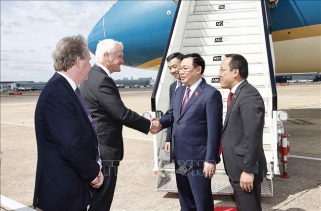 Chủ tịch Quốc hội Vương Đình Huệ thăm chính thức Liên hiệp Vương quốc Anh và Bắc Ireland
