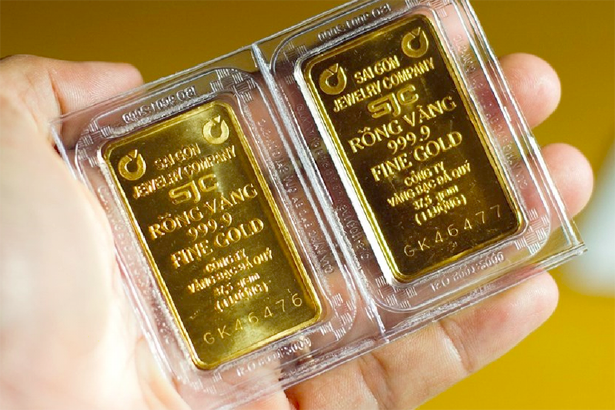 Giá vàng thế giới giảm mạnh trong khi giá vàng trong nước tăng. Ảnh: VOV