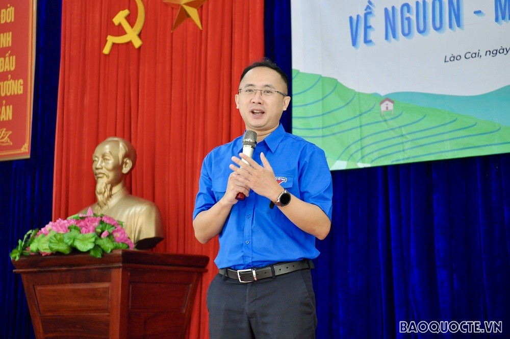 (07.18) Phó Bí thư Đoàn Thanh niên Bộ Ngoại giao Nguyễn Đồng Anh phát biểu tại đồn Mường Khương. (Ảnh: Duy Quang)