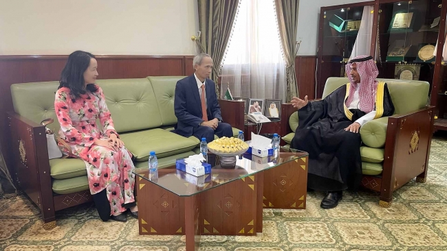Đại sứ quán Việt Nam tại Saudi Arabia công tác tại tỉnh Al Kharj