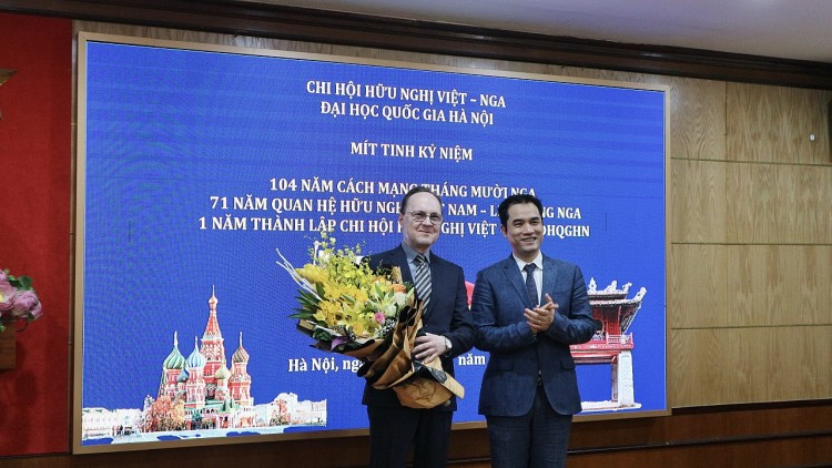 Lễ Mít tinh kỷ niệm 104 năm Cách mạng Tháng mười Nga và 71 năm quan hệ hữu nghị Việt – Nga