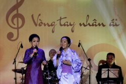 Bốn danh ca Việt kiều hát vì người nghèo ở Hội An