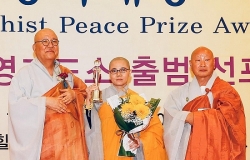 Lần đầu tiên một đại diện của Việt Nam giành giải thưởng Hòa bình Phật giáo thế giới