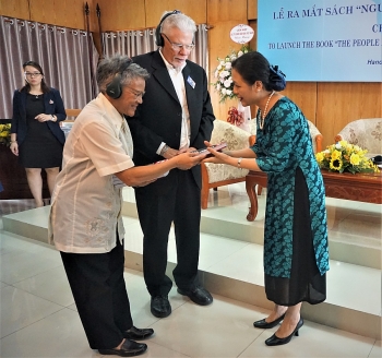 Tác phẩm "Người dân làm nên hòa bình", hé mở những điều chưa biết về phong trào phản chiến