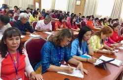 Tập huấn dạy tiếng Việt cho giáo viên kiều bào: đổi mới về giáo trình, nội dung